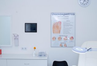 Педикюр любой сложности за 2000 рублей