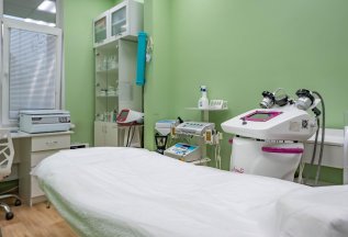 Прокол ушей 1700 руб