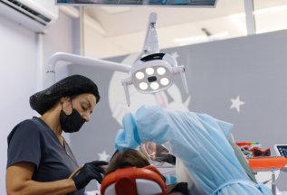 Лечение кариеса временного зуба – 4500 рублей под ключ