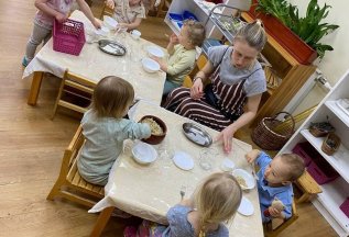 Какие светские беседы можно вести за обедом с малышами?