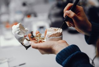 Каждый третий имплант со скидкой 15%