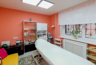 Сертификат на скидку 500 руб. при маникюре и педикюре