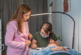 Курс «Наращивание ресниц. Классика +объемы»
