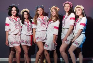Первый урок в группе по специальной цене - 900 руб.