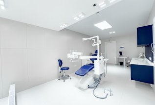 Профессиональная гигиена полости рта за 4800 руб.