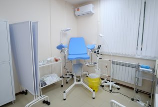 ЕЖЕДНЕВНО ВЕДУТ ПРИЕМ ВРАЧИ