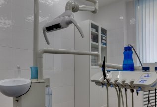 Циркониевая коронка и коронка Емах