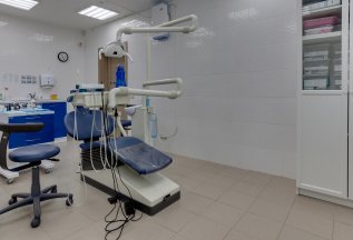 Лечение кариеса молочного зуба от 4500 руб.