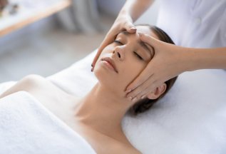 Цены ниже на 40% до конца лета: Массаж головы и шеи