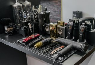 Стрижка + коррекция бороды 3 800 ₽