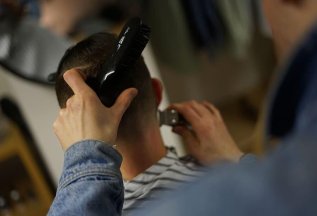 Стрижка мужская модельная от 800 руб