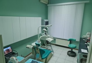 Профессиональная комплексная чистка зубов 5500 рублей