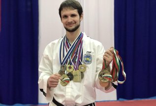 Тхэквондо для мужчин. Взрослые группы. Район Царицыно