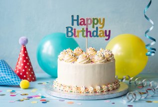 Именинникам — подарок! Пенсионерам и студентам — забота!