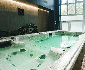Комплекс из теплого бассейна, джакузи и хаммама