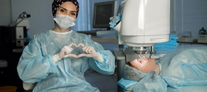 Лазерная коррекция зрения SuperLASIK (2 глаза) 15 500 руб.