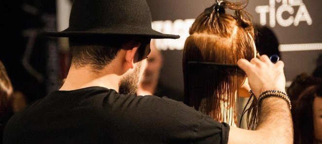 Скидка на Комбо-услуги парикмахерской на волосы до талии