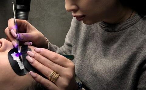 LED-наращивание ресниц: новинка в нашей студии