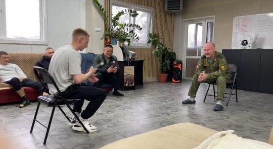 Помогаем справиться с психологическими проблемами участникам