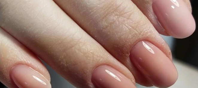 Маникюр с покрытием гель лаком