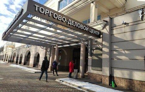 Лечебный лак в подарок при выполнении педикюра