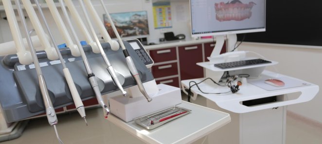 Реставрация зубов от 2500р