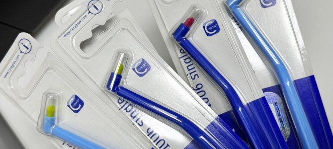2 щётки Curaprox в подарок при записи на профгигиену GBT