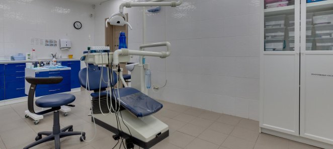 Лечение кариеса молочного зуба от 4500 руб.