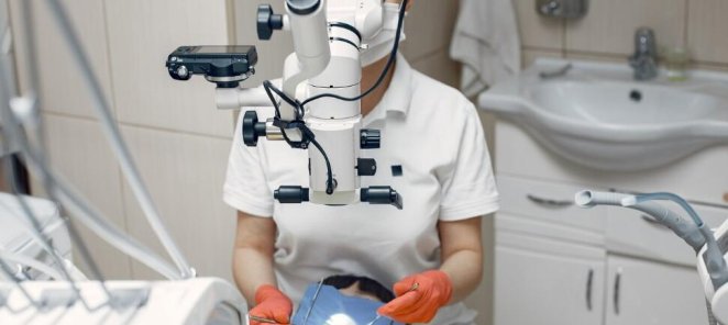 Лечение зубов под микроскопом по обычной цене! 🔬
