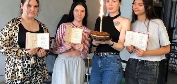 Всем именинникам подарок в День Рождения !