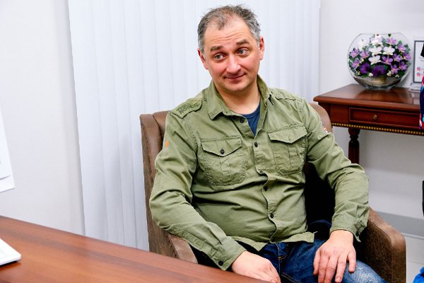 Александр Пряников готовится к трансплантации волос