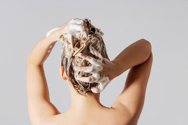 Сухие и безжизненные: что лишает волосы здоровья?