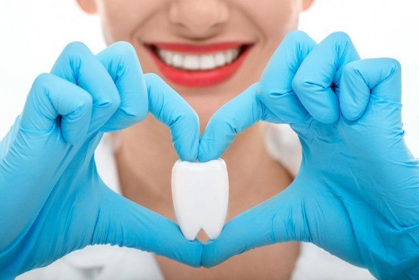 Почему зубная эмаль слабеет, как это исправить и предотвратить в будущем