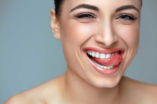 Почему зубная эмаль слабеет, как это исправить и предотвратить в будущем