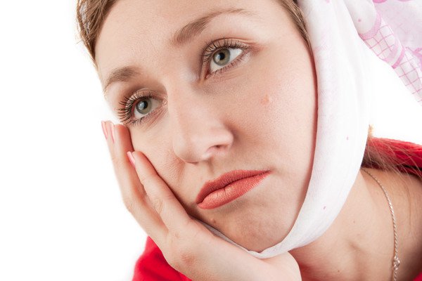 Если болит зуб: советы, как унять боль до визита в стоматологию