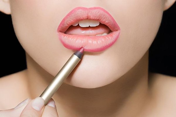 Ошибки в макияже губ, и как их избежать