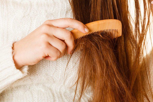 Сухие волосы: разбираем проблему и даем рекомендации по исправлению ситуации
