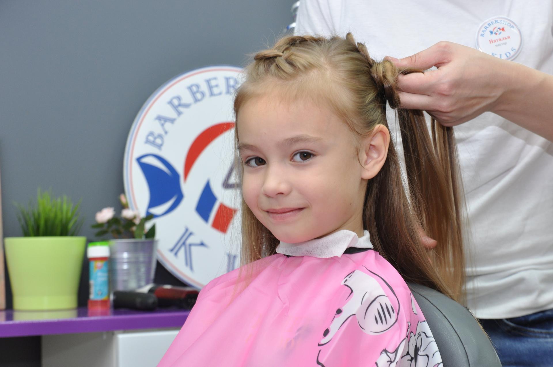 Причёски на средние волосы в парикмахерской для детей