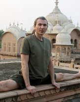 Евгений Левченко