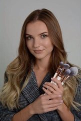 Червоная Анна